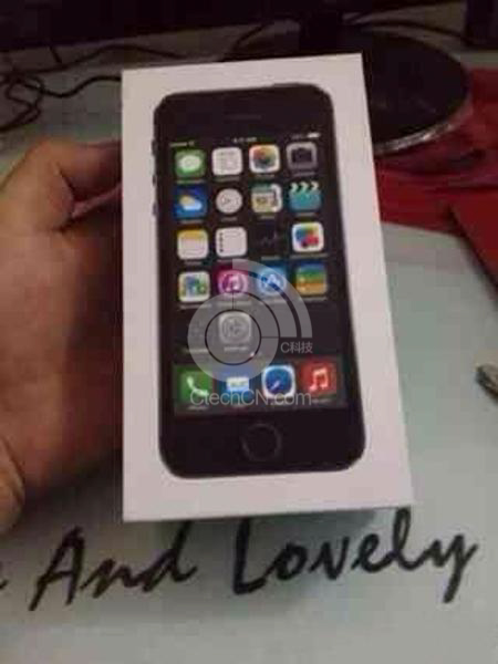 iPhone 5S Packaging